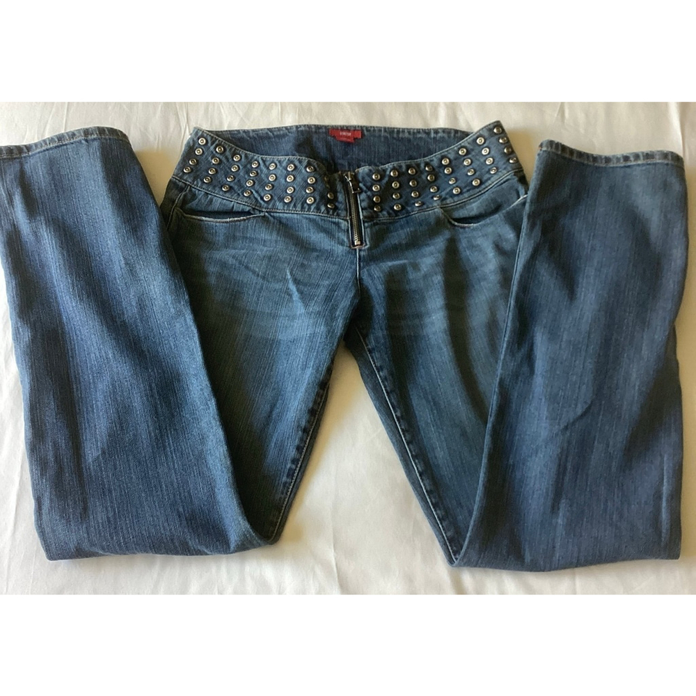 NWOT GUESS Rare Studded Women's Denim Jeans.